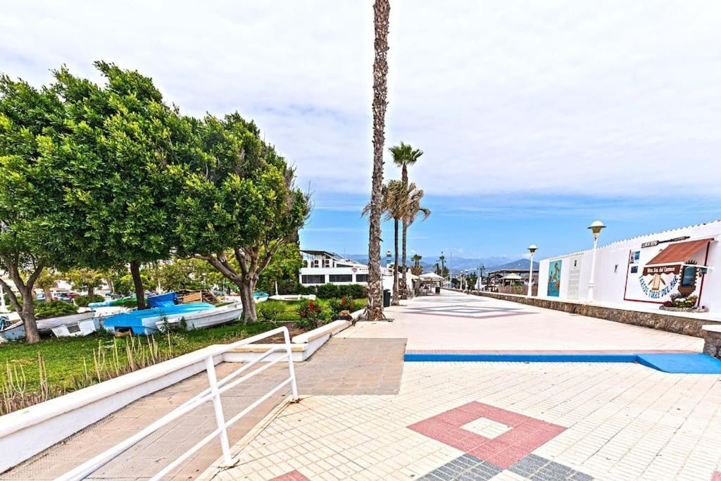 Sea Apartment Торре-дель-Мар Екстер'єр фото