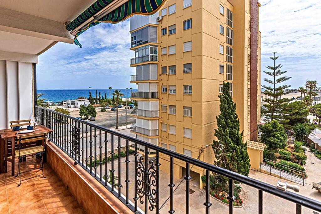 Sea Apartment Торре-дель-Мар Екстер'єр фото